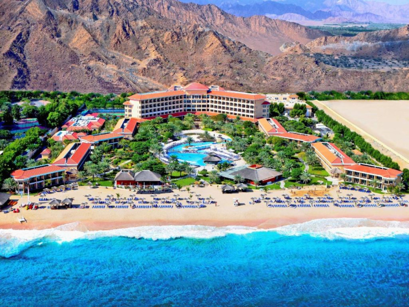 отель Fujairah Rotana Resort & Spa Al Aqah Beach 5*